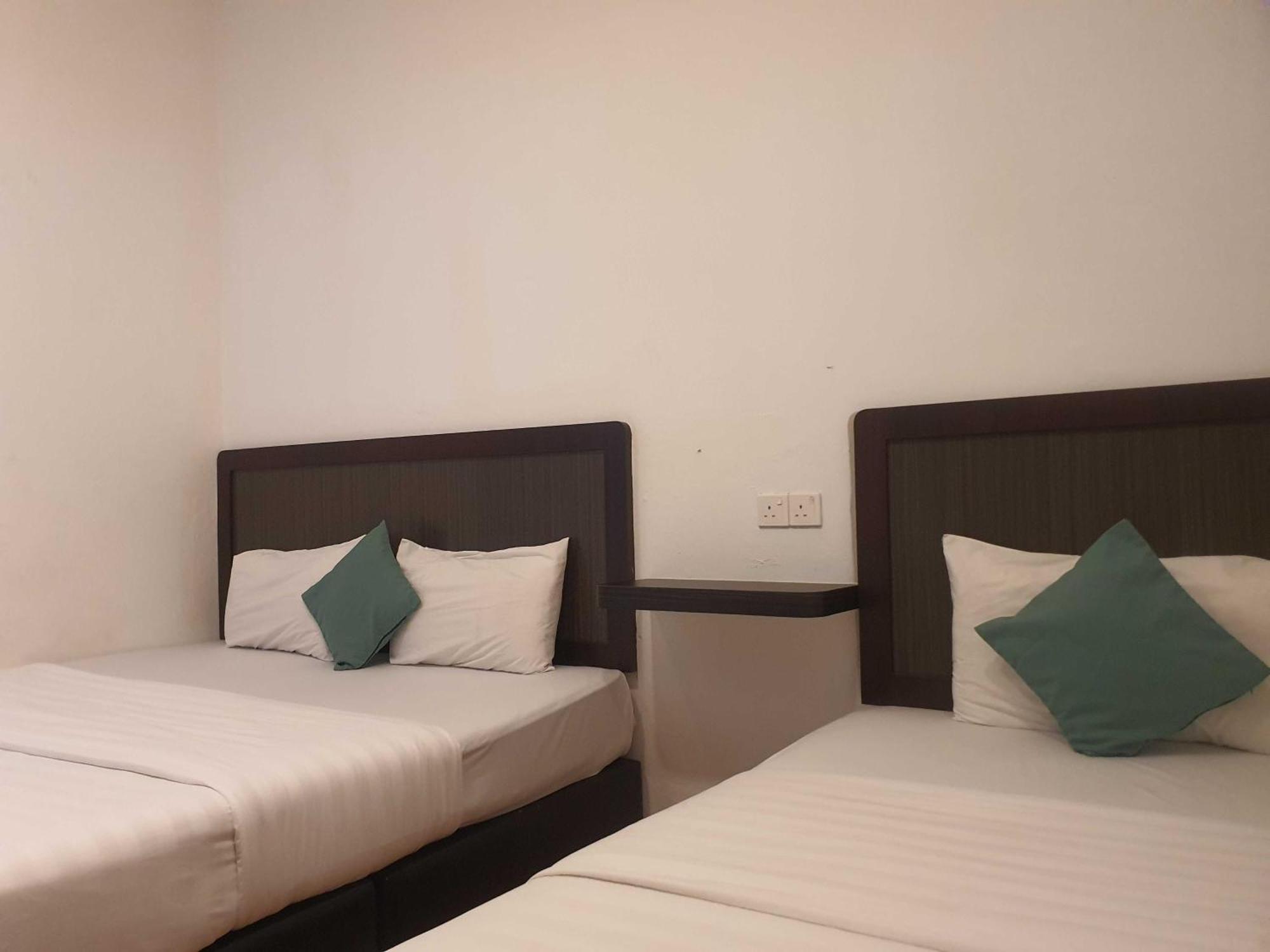 Oyo 91053 Signature Inn ميري المظهر الخارجي الصورة
